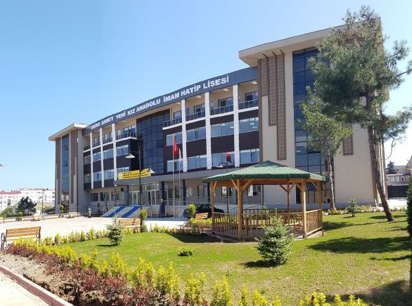 Emine-Ahmet Yeni Kız Anadolu İmam Hatip Lisesi Fotoğrafı